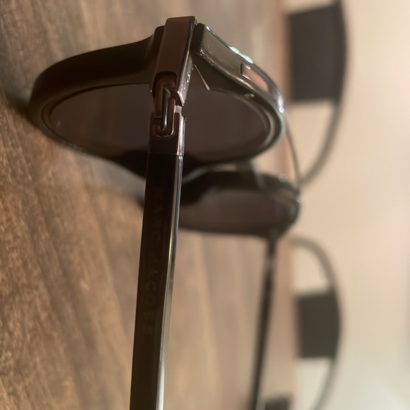Marc Jacobs Sunglasses with hard case - Picture 7 of 7